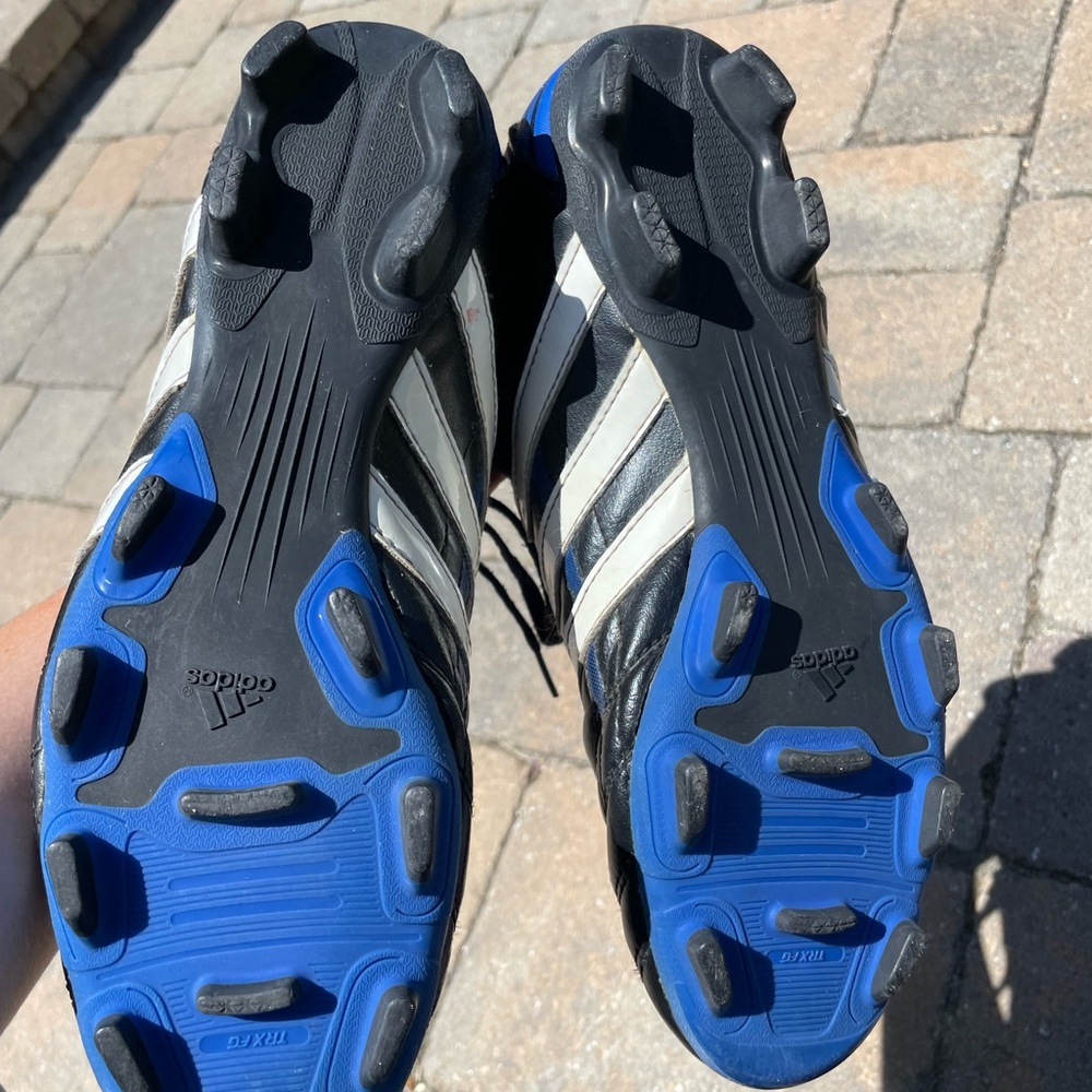 Adidas Soccer Cleats - Picture 6 of 11